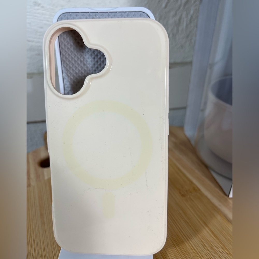 Sonix Beige Phone Case Apple iPhone 2024 6.7 in MagSafe No Box